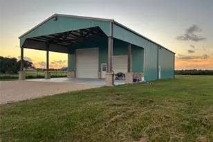 185 E Tiki Dr, Seadrift, TX 77983 - Photo 1