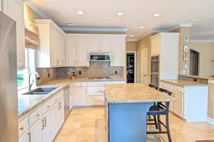 6515 Lussier Dr, Sugar Land, TX 77479 - Photo 15