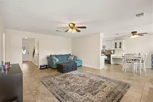 11711 Park Creek Dr, Houston, TX 77070 - Photo 7