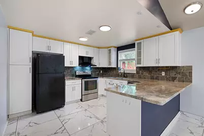 5718 Greencraig Drive, Houston, TX 77035 - Photo 11