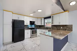 5718 Greencraig Dr, Houston, TX 77035 - Photo 11
