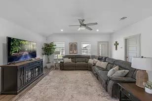 923 Kinder Sky Ln, Rosharon, TX 77583 - Photo 9