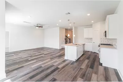 10313 South Goshawk Trail, Conroe, TX 77385 - Photo 9