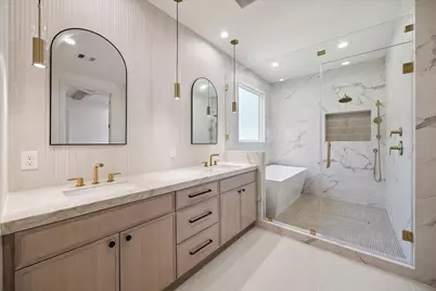 10422 Timberoak Drive, Houston, TX 77043 - Photo 29