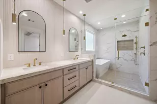 10422 Timberoak Dr, Houston, TX 77043 - Photo 29