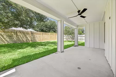 10422 Timberoak Drive, Houston, TX 77043 - Photo 13