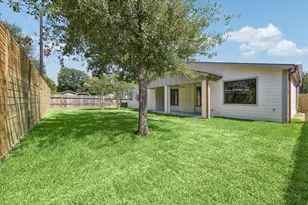 10422 Timberoak Dr, Houston, TX 77043 - Photo 15