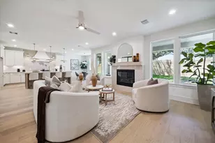 10422 Timberoak Dr, Houston, TX 77043 - Photo 9
