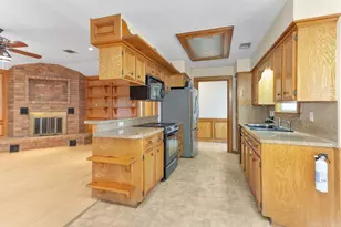 1706 Shawnee St, Navasota, TX 77868 - Photo 11