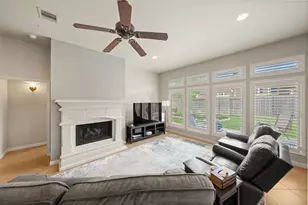 13503 Navigate Point Ln, Houston, TX 77044 - Photo 9