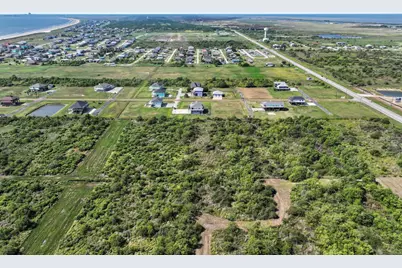 204 New Orleans, Crystal Beach, TX 77650 - Photo 9