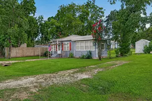 3514 Commerce St, Damon, TX 77430 - Photo 5