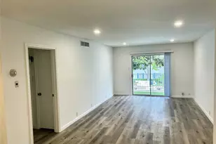 2601 Bellefontaine St, Houston, TX 77025 - Photo 5