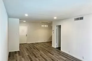 2601 Bellefontaine St, Houston, TX 77025 - Photo 9