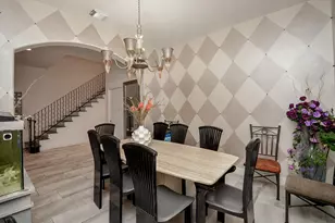 5360 McCulloch Cir, Houston, TX 77056 - Photo 11