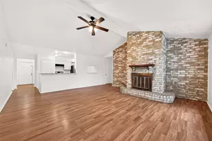 10431 Towne Oak Ln, Sugar Land, TX 77498 - Photo 5