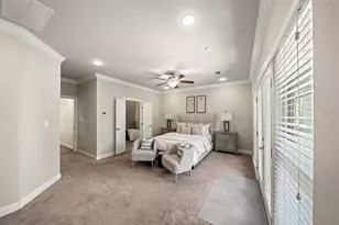 2627 Shady Woods Ln, Houston, TX 77008 - Photo 17