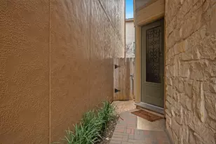 2627 Shady Woods Ln, Houston, TX 77008 - Photo 31