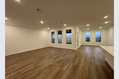 8211 Holly Blue Drive, Rosharon, TX 77583 - Photo 3