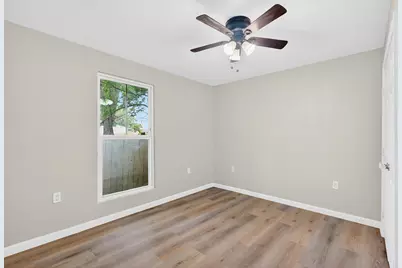 107 N 10th Street, Richmond, TX 77469 - Photo 31