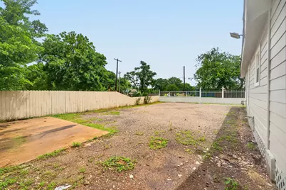 107 N 10th Street, Richmond, TX 77469 - Photo 37