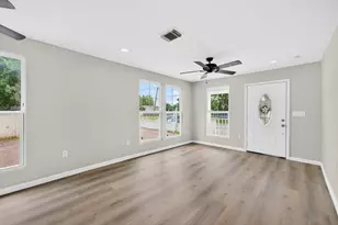 107 N 10th St, Richmond, TX 77469 - Photo 11
