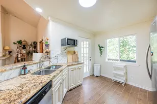 9400 Doliver Dr, Houston, TX 77063 - Photo 11