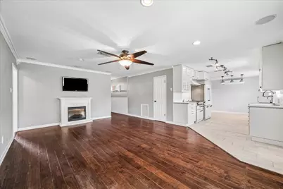 1213 E Brown Lane, Deer Park, TX 77536 - Photo 11