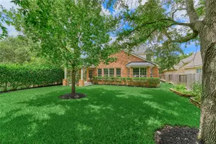 18535 W Laura Shore Dr, Cypress, TX 77433 - Photo 37