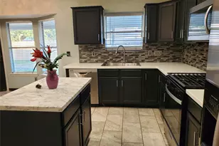 2107 Tower Bridge Rd, Pearland, TX 77581 - Photo 9