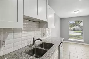 8540 Glen Meadow Ln, Beaumont, TX 77706 - Photo 5