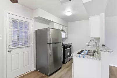 5242 Grace Point Lane, Houston, TX 77048 - Photo 19