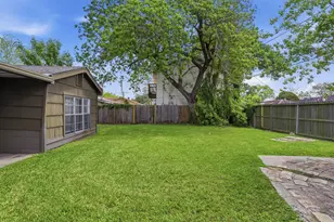 5242 Grace Point Ln, Houston, TX 77048 - Photo 33