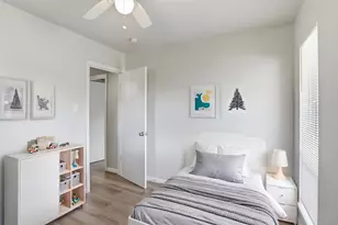 5242 Grace Point Ln, Houston, TX 77048 - Photo 5