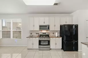 5511 Gable Meadows Dr, Sugar Land, TX 77479 - Photo 9