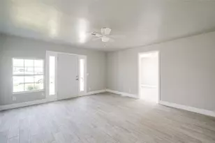 7318 Dahlia St, Houston, TX 77012 - Photo 33