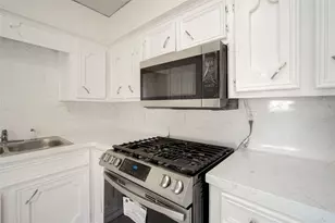 7318 Dahlia St, Houston, TX 77012 - Photo 9