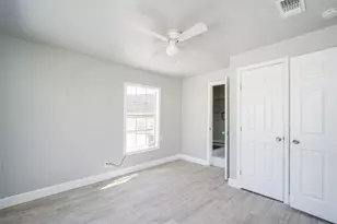 7318 Dahlia St, Houston, TX 77012 - Photo 35