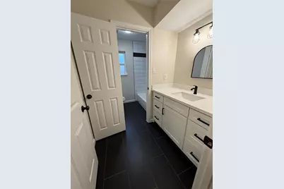 4747 Clover Street, Houston, TX 77033 - Photo 11