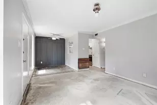 9005 Gaylord St, Houston, TX 77024 - Photo 5