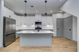 835 S Victory Dr, Houston, TX 77088 - Photo 11