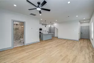 835 S Victory Dr, Houston, TX 77088 - Photo 7