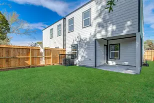 835 S Victory Dr, Houston, TX 77088 - Photo 37