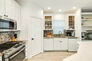 3819 Conch, Galveston, TX 77554 - Photo 9