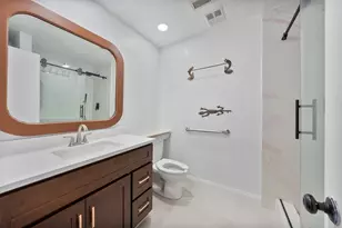 801 Holly Ridge Dr, Houston, TX 77024 - Photo 35