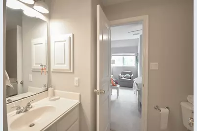 7 E Shale Creek Circle, The Woodlands, TX 77382 - Photo 13