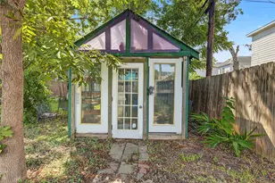 725 E 26th St, Houston, TX 77009 - Photo 21