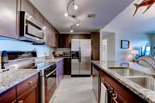 801 E Beach Dr, Galveston, TX 77550 - Photo 7