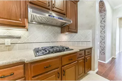 31 N Warbler Bend Circle, The Woodlands, TX 77382 - Photo 9