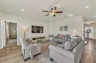 13711 Saxon Cliff Ln, Rosharon, TX 77583 - Photo 5